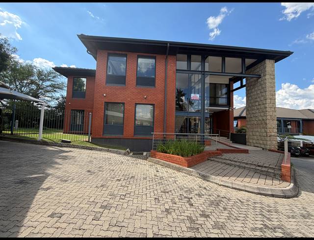 260M² OFFICE TO LET IN BEDFORDVIEW